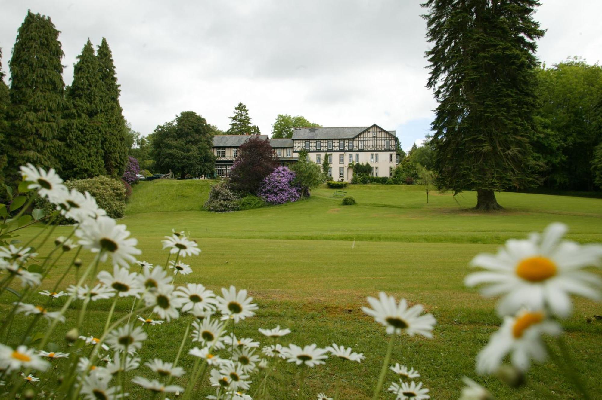 The Lake Country House Hotel & Spa Llangammarch Wells Εξωτερικό φωτογραφία