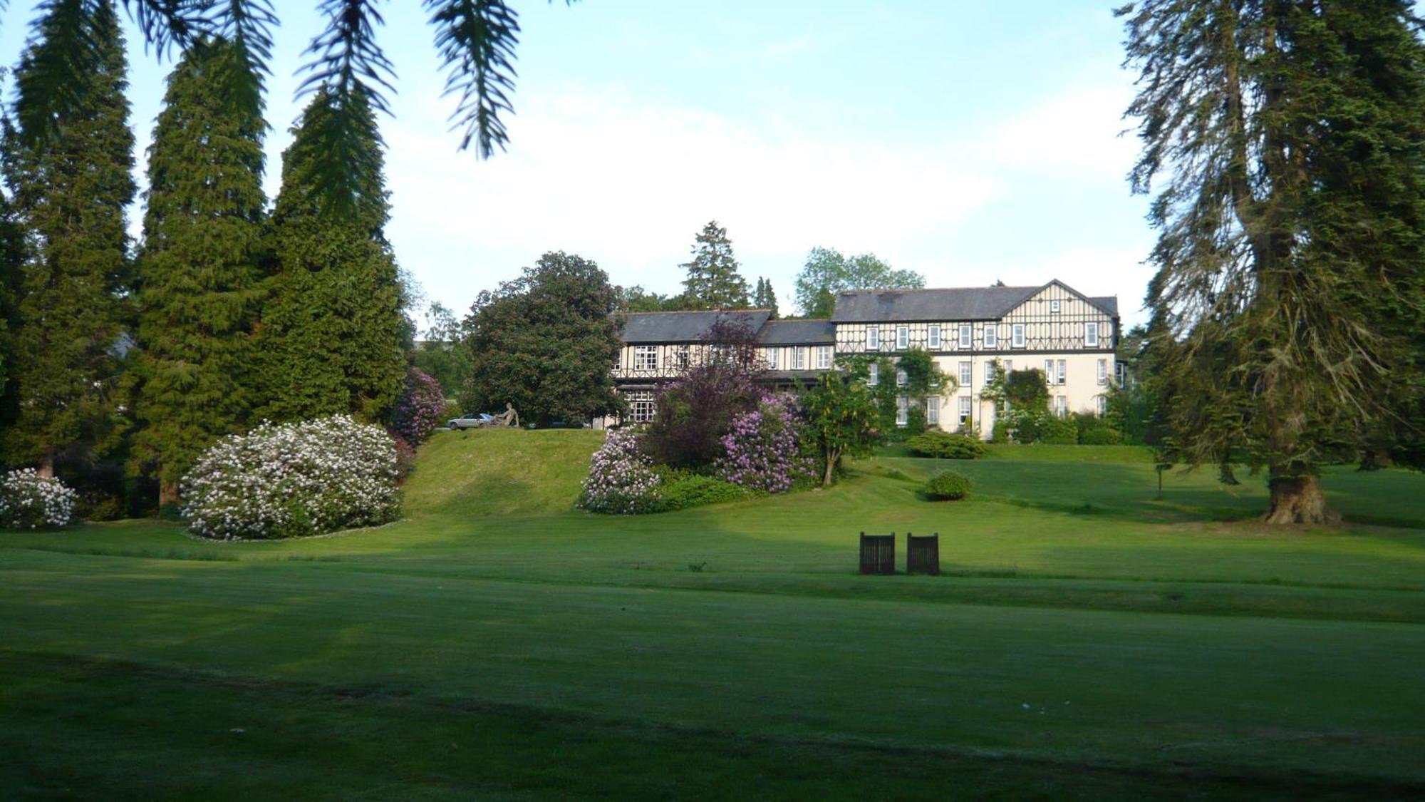 The Lake Country House Hotel & Spa Llangammarch Wells Εξωτερικό φωτογραφία