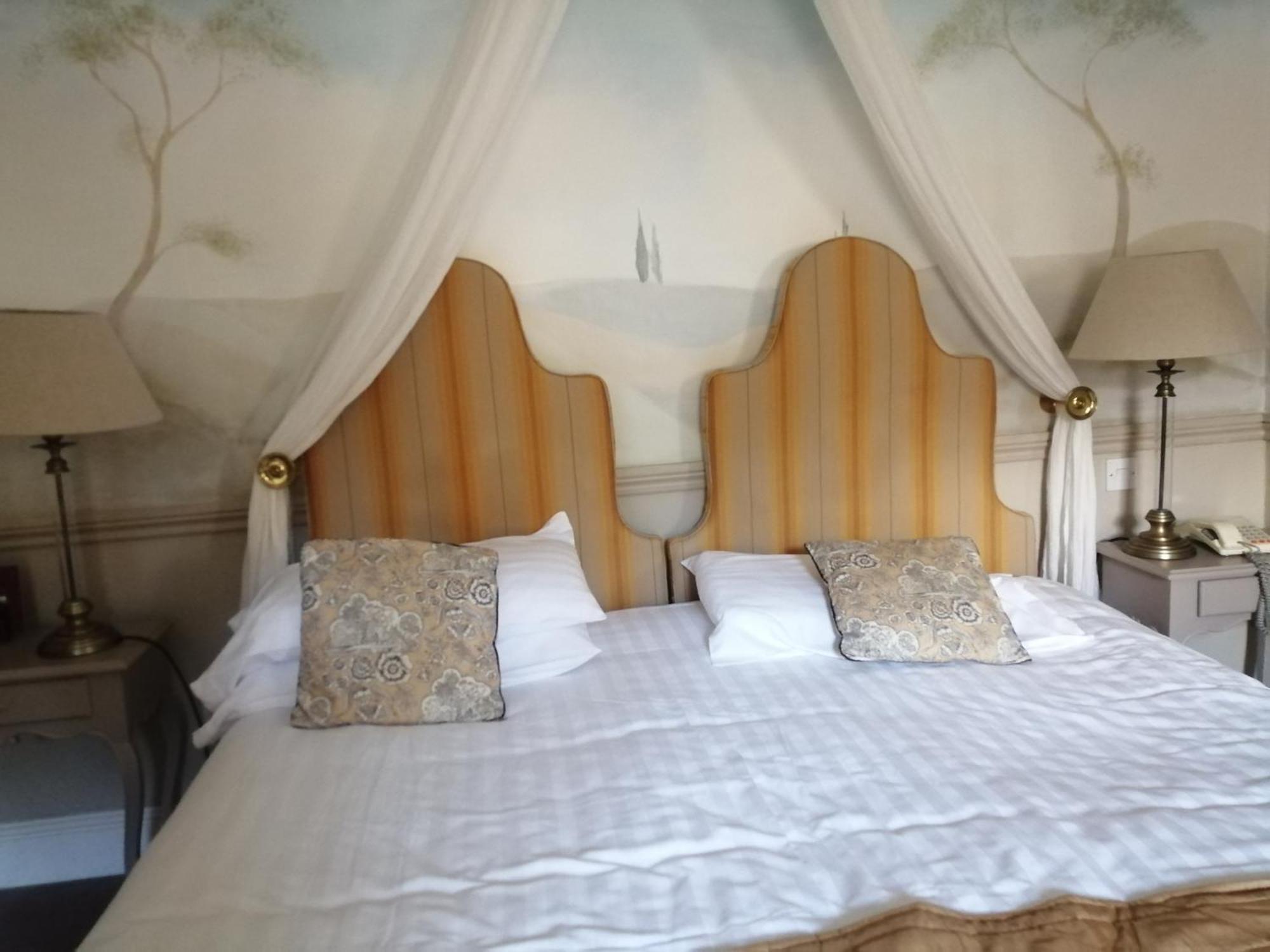 The Lake Country House Hotel & Spa Llangammarch Wells Εξωτερικό φωτογραφία